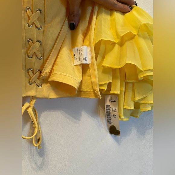 New! Sexy Cropped Yellow Blouse Strapless Womens Top. Size S with Flared Sleeves - Picture 4 of 9